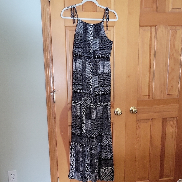 wild fable Dresses & Skirts - Black and White Patterned Maxi Dress wild fable